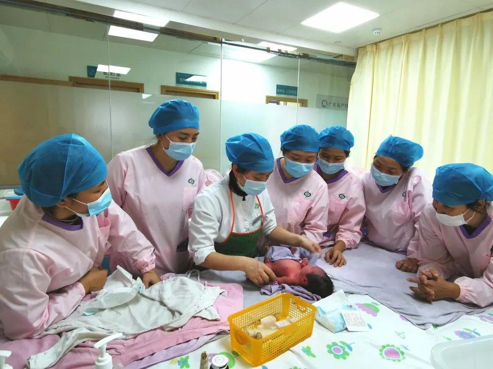 乌鲁木齐县妇婴监护型护送